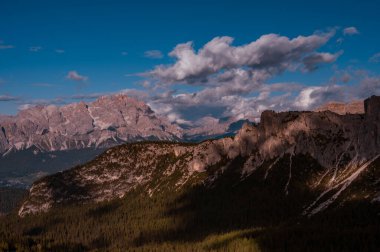 Dolomitler ve Güney Tyrol 'da Sonbahar