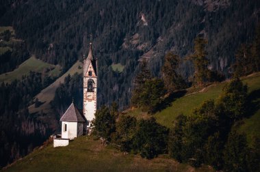İtalyan ve Avusturyalı Tirol Alpleri