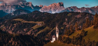 İtalyan ve Avusturyalı Tirol Alpleri