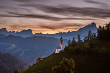 İtalyan ve Avusturyalı Tirol Alpleri