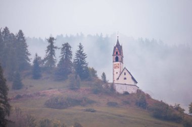 İtalyan ve Avusturyalı Tirol Alpleri