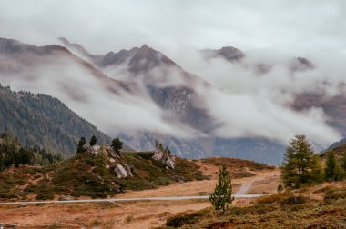 İtalyan ve Avusturyalı Tirol Alpleri