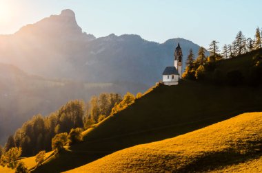 İtalyan ve Avusturyalı Tirol Alpleri