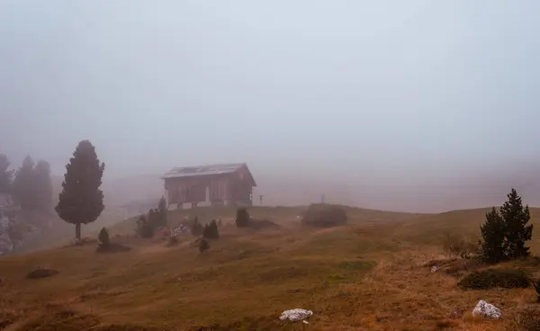 İtalyan ve Avusturyalı Tirol Alpleri