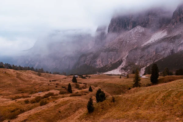İtalyan ve Avusturyalı Tirol Alpleri