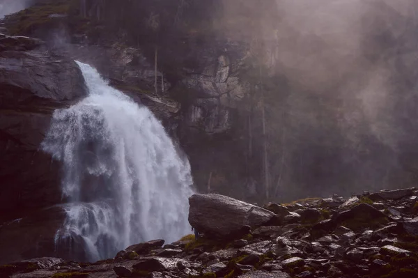 İtalyan ve Avusturyalı Tirol Alpleri