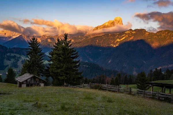 İtalyan ve Avusturyalı Tirol Alpleri