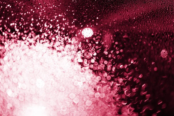 Bokeh Raindrops Glass Night Defocused Viva Magenta Toned Trendy Color — Stock Photo, Image