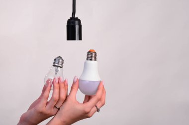 LED lamba ve parlak ampuller. Elde.