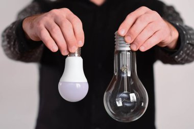 Parlayan lamba ve LED lamba. konsept