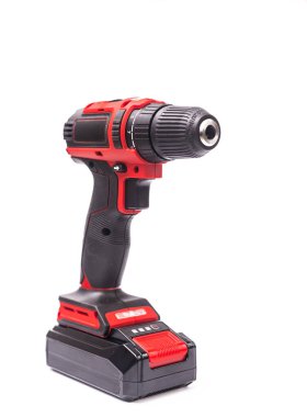 Beyaz arka planda kablosuz elektrikli tornavida. izole et