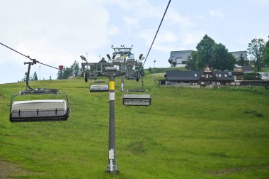 Yazın dağ kaldırışı. zakopane poland