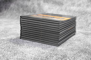 Fotoğraf albümleri istiflenmiş. photobooks konsepti