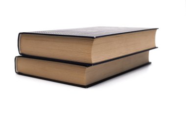 Beyaz arka plan kitapları, edebiyatı ve bilgiyi sembolize ediyor. Okuma ve entellektüel gelişimin önemini vurgulayan iki kitap fikirlerin ve yaratıcılığın dünyasını temsil etmektedir..