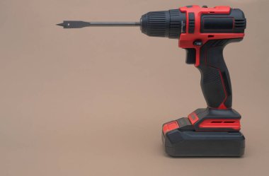 matkap ucu olan kablosuz bir tornavida. yakın plan