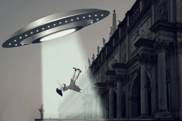 Ufo Persone Vengono Rapite Disco Volante Fenomeno Paranormale Mistico Collage Foto Stock Royalty Free