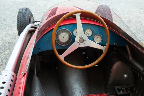 Ретро Гонки Красный Автомобиль Открытом Воздухе Детали — стоковое фото