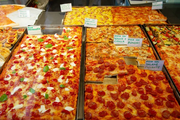 Diferentes Tipos Pizza São Vendidos Café Comida Rua Itália — Fotografia de Stock