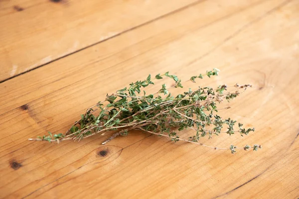 Dry Summer Savory Herbs Wooden Tabl — Stock Photo, Image