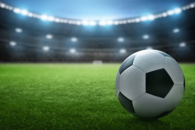 Sahada futbol topu