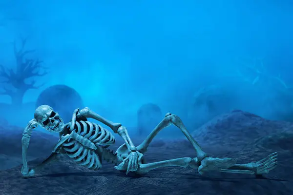 Смішний Людський Скелет Розслабляє Спати Кладовищі Туманом Або Тлом Диму — стокове фото