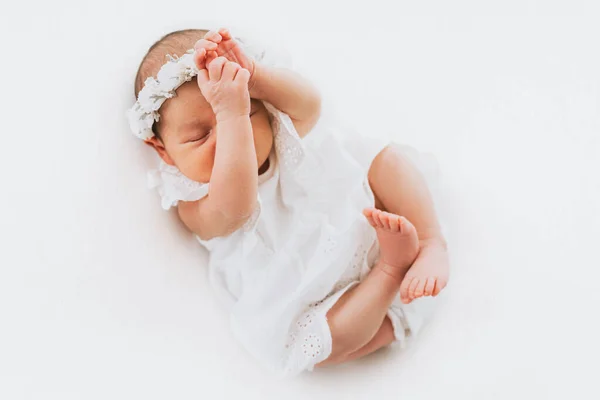 Pasgeboren Baby Meisje Portret Gefotografeerd Studio — Stockfoto