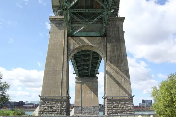 Ponte Cantilever Treliça Aço Vista Baixo Com Estrutura Suporte — Fotografia de Stock