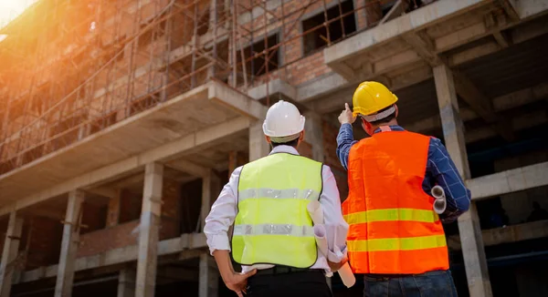 Építkezésen Dolgozó Csapatépítő Mérnök Építkezésen Dolgozó Menedzsment — Stock Fotó