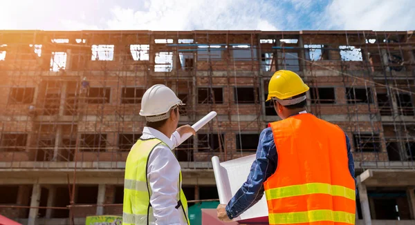 Építkezésen Dolgozó Csapatépítő Mérnök Építkezésen Dolgozó Menedzsment — Stock Fotó