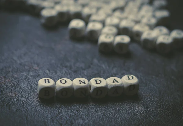 Cubos Madera Con Letras Fondo Negro Formando Palabra Bondad — Stockfoto