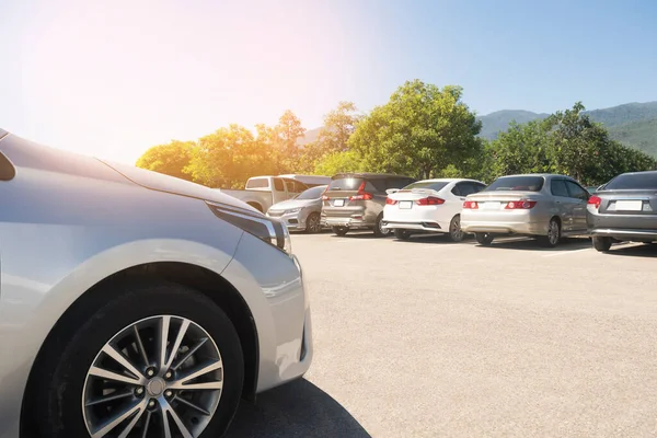 Cars Parking Asphalt Parking Lot Row Blue Sky Background Vehicle — Zdjęcie stockowe