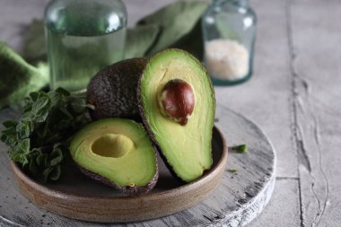 olgun organik avokado sağlıklı yiyecekler