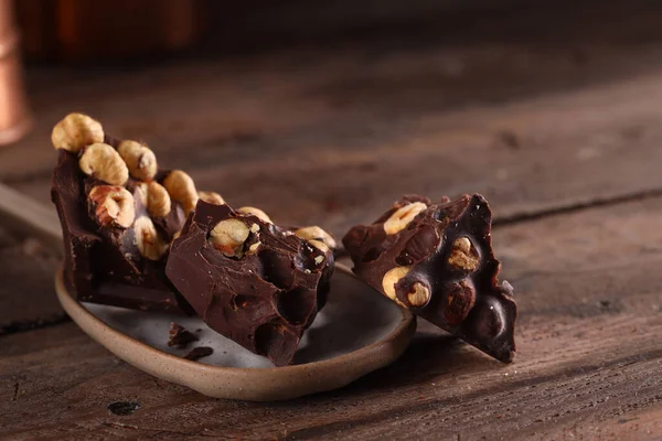 Натуральный Темный Шоколад Орехами — стоковое фото