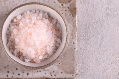 Yiyecek için egzotik renklerde tuz baharatları.