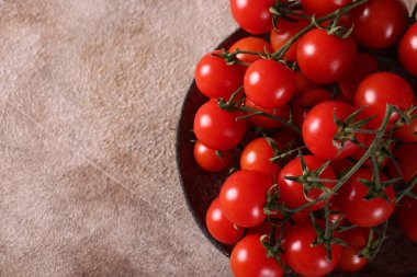 Tabakta domates olan yemek arkaplanı