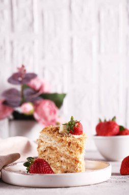 puff Napoleon cake with fresh berries