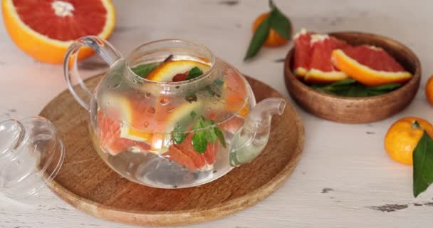 Tea Oranges Mint Glass Teapot 图库视频片段