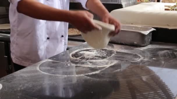 Proceso Fabricación Pizza Trabajando Con Masa Video de stock