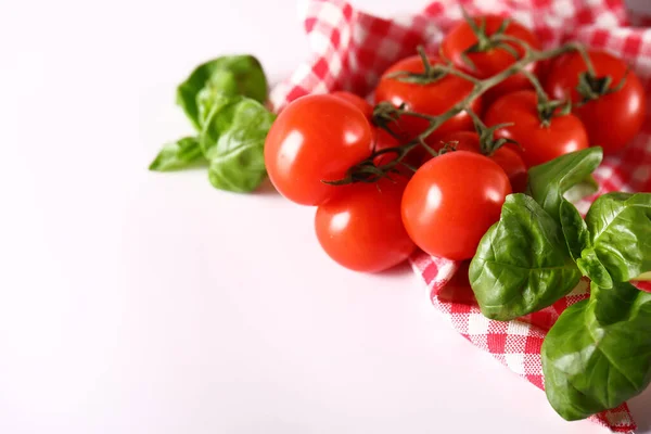 Italien Stillleben Tomaten Basilikum Frische Lebensmittel — Stockfoto