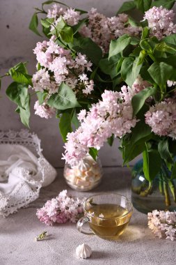 Bir demet leylakla dolu bir hayat.