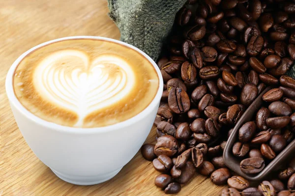 Tasse Aromatischen Kaffee Mit Latte Art — Stockfoto