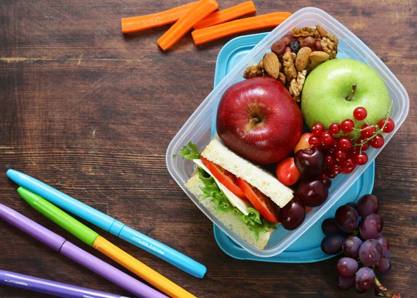 Comida Saludable Escuela Almuerzo Caja Con Frutas Verduras Sándwich — Foto de Stock