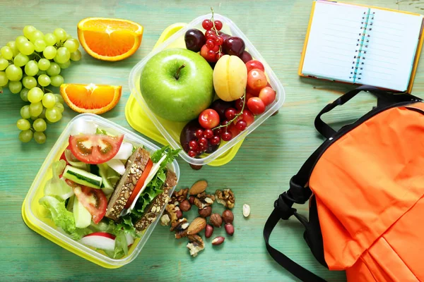 Comida Saudável Lancheira Escolar Com Frutas Legumes Sanduíche — Fotografia de Stock