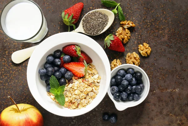 Здоровый Завтрак Ягодами Суперпродуктами — стоковое фото