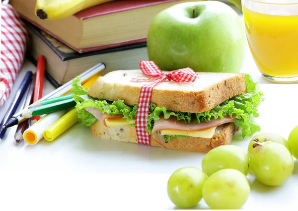 Здорове Харчування Шкільна Обідня Коробка Фруктами Овочами Бутербродом — стокове фото