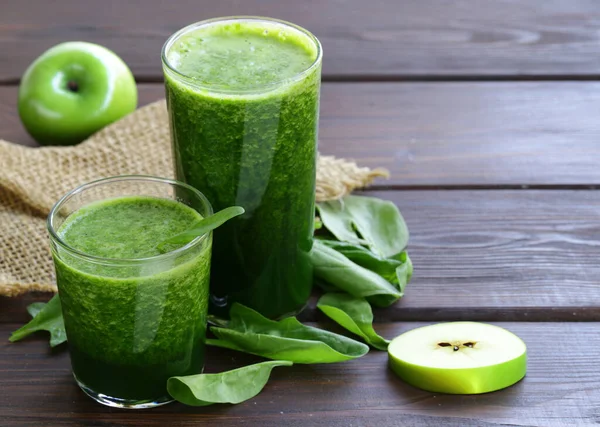 Organic Green Smoothie Spinach Apples — Stock Photo, Image