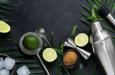 Bar arka plan çalkalayıcısı, kokteyller için buz