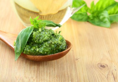 organik taze fesleğen pesto sosu