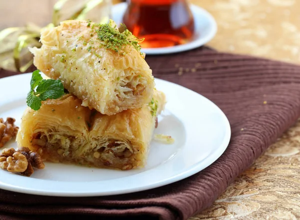 Baklava Dessert Arabe Traditionnel Aux Noix — Photo