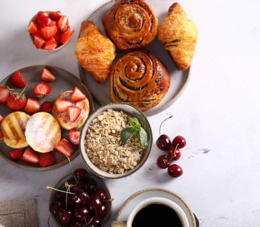 Sağlıklı beslenmek için kahvaltı seçeneği